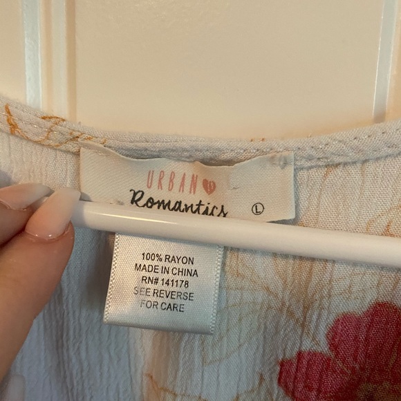 Flower pattern blouse - Picture 3 of 3